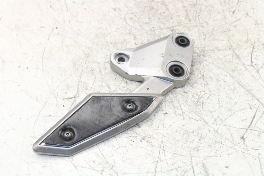 photo de PIASTRA PEDANA ANTERIORE SINISTRA YAMAHA FZ1 FAZER 1000 (2007 - 2009) - Altra angolazione