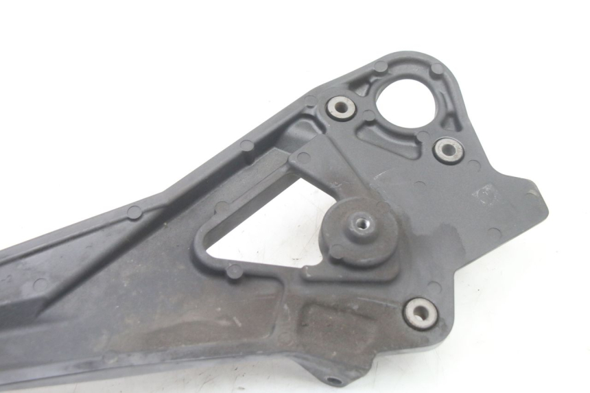 photo de PEDANA ANTERIORE SINISTRA SUPPORTO YAMAHA XJ6 600 (2008 - 2016) - Stato della superficie e materiale