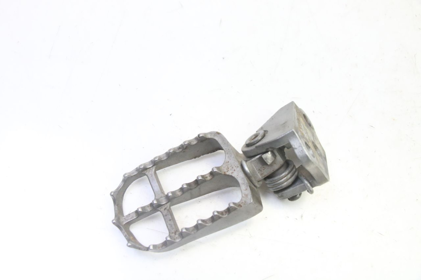 photo de PEDANA ANTERIORE SINISTRA SUPPORTO YAMAHA YZF YZ-F 450 (2014 - 2016) - Dettaglio del componente