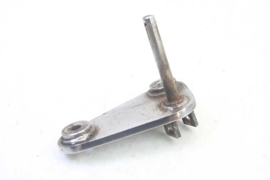 photo de PEDANA ANTERIORE SINISTRA SUPPORTO KYMCO ZING 125 (1997 - 2003) - Primo piano tecnico