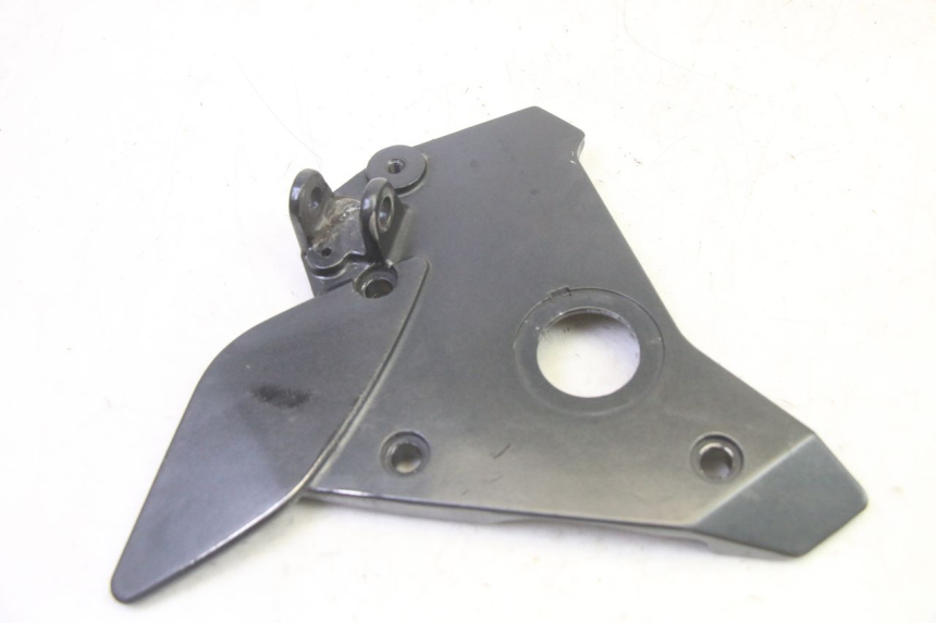 photo de PEDANA ANTERIORE SINISTRA SUPPORTO KAWASAKI ZR 7 750 (1999 - 2004) - Zoom sullo stato d'uso