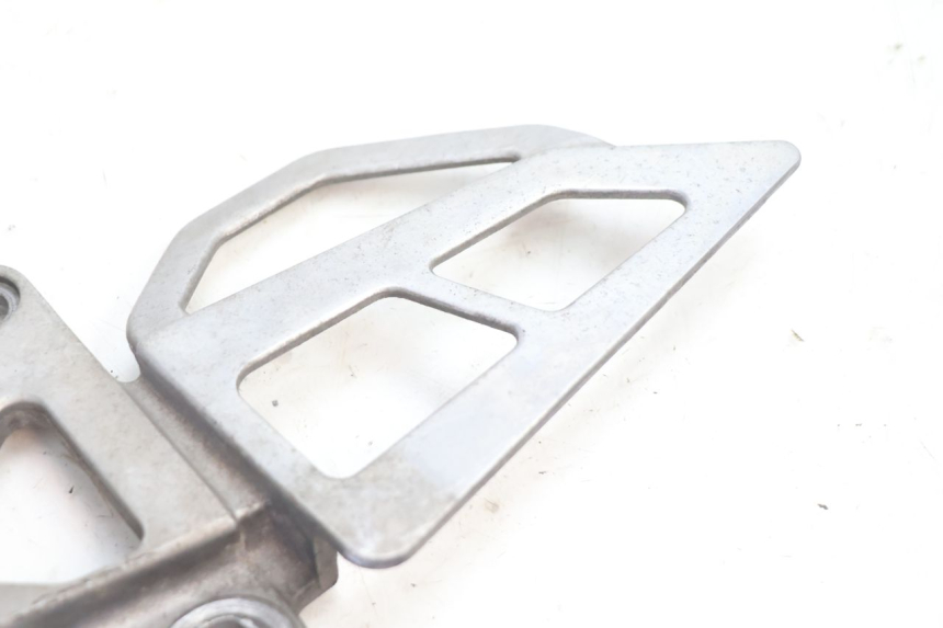 photo de PEDANA ANTERIORE SINISTRA SUPPORTO KAWASAKI ZX-6R ZX6R 600 (1995 - 1997) - Zoom sullo stato d'uso