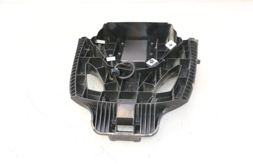 photo de STAFFA ATTACCO PIAGGIO MP3 HPE 530 (2022 - 2026) - Altra angolazione