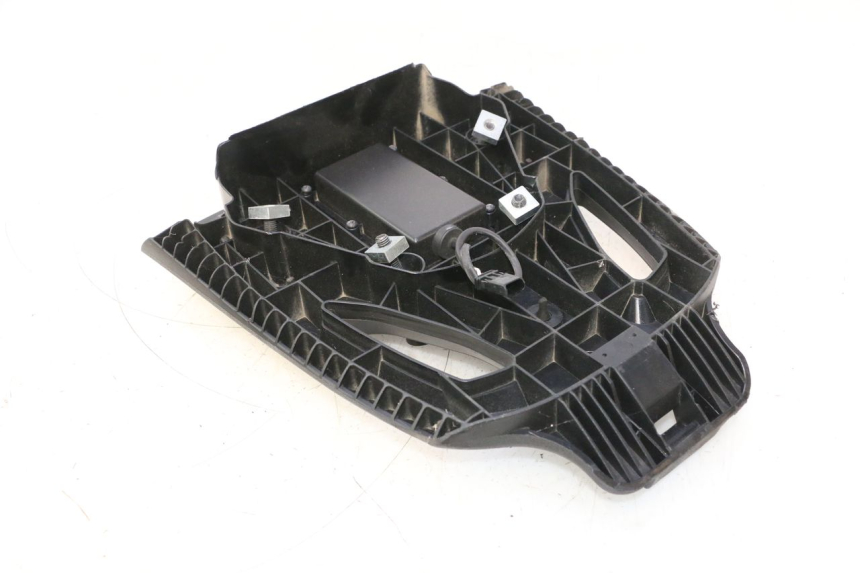 photo de STAFFA ATTACCO PIAGGIO MP3 HPE 530 (2022 - 2026) - Dettagli dei punti di fissaggio