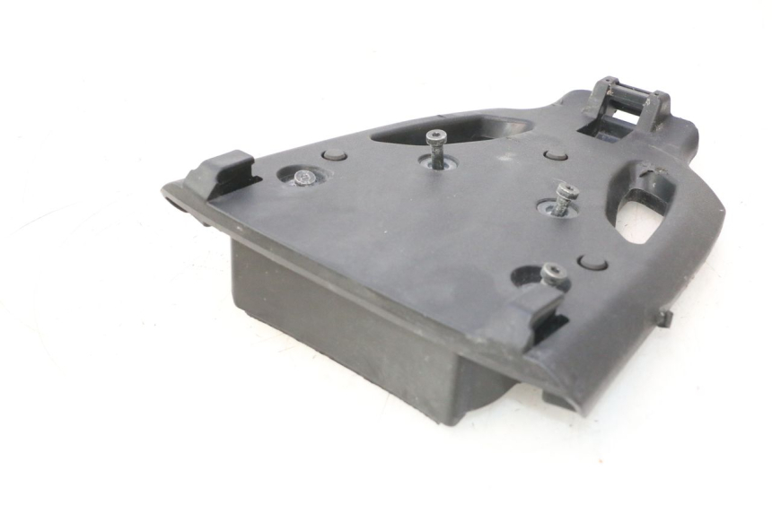 photo de STAFFA ATTACCO PIAGGIO MP3 HPE 530 (2022 - 2026) - Ricambio usato controllato