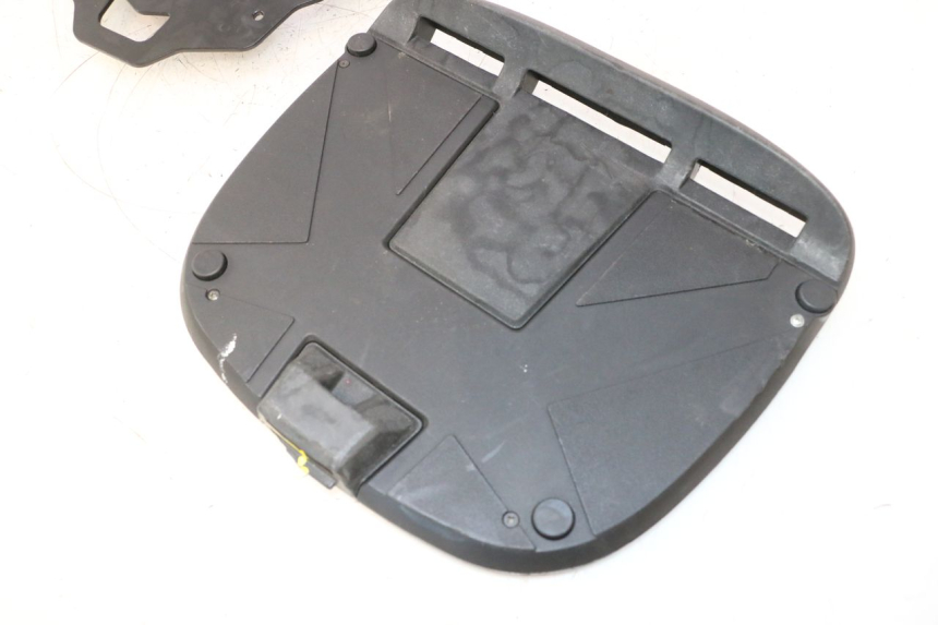 photo de STAFFA ATTACCO PIAGGIO MP3 500 (2016 - 2018) - Zoom sullo stato d'uso