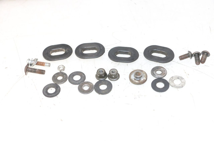 photo de STAFFA ATTACCO HONDA XLV VARADERO 125 (2007 - 2012) - Altra vista dell'articolo