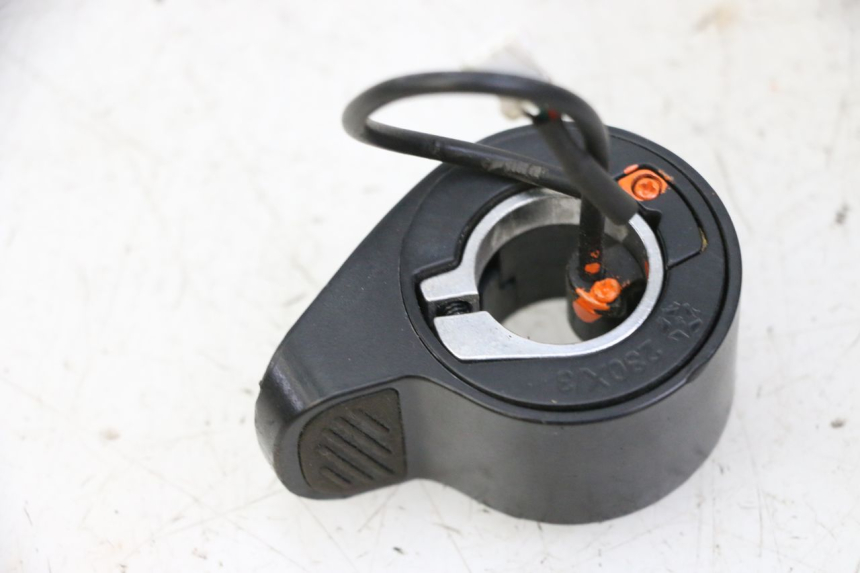 photo de MANIGLIA DELL'ACCELERATORE URBANGLIDE 100XS 1 - Zoom sullo stato d'uso