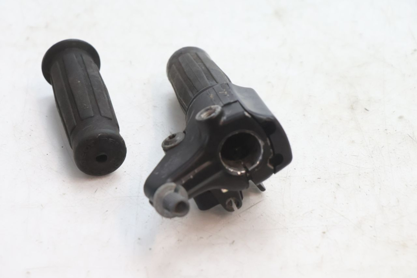 photo de ACCELERATORE PEUGEOT 103 SPX CLIP 50 (1989 - 1992) - Altra angolazione
