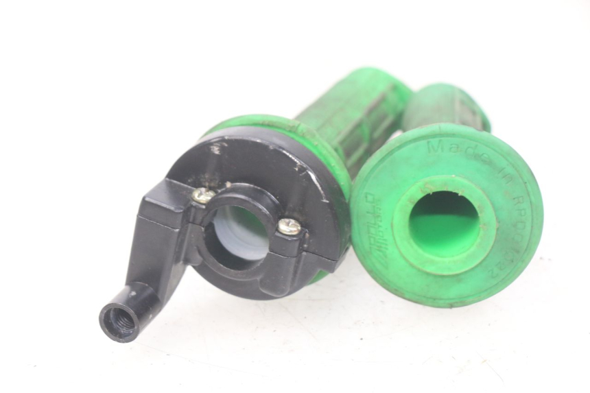 photo de MANOPOLE DELL'ACCELERATORE ORION AGB37 CRF1 DIRT BIKE 125 (2013 - 2021) - Zoom sullo stato d'uso