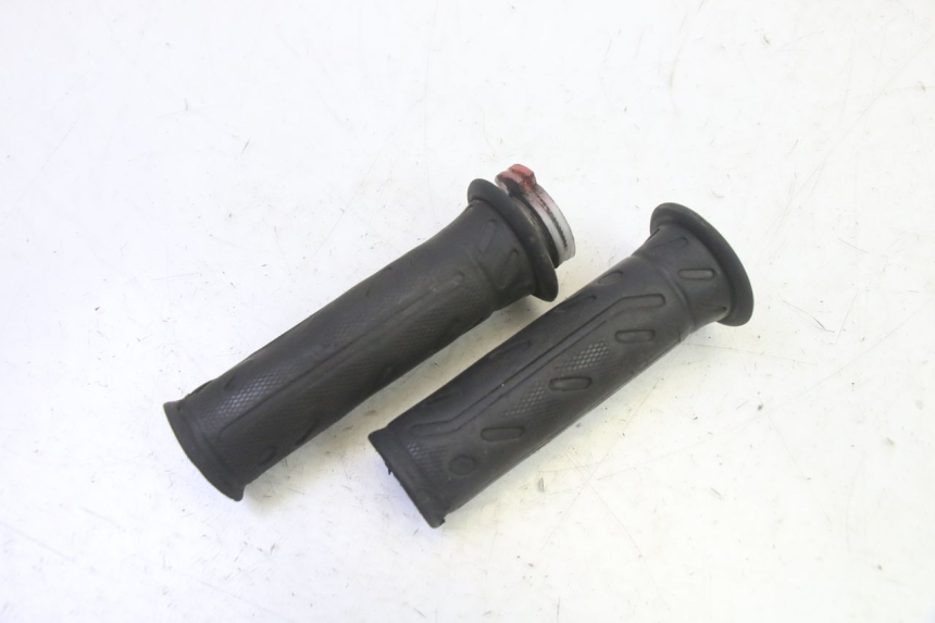 photo de ACCELERATORE KYMCO AGILITY NAKED RENOUVO 2T 50 (2011 - 2018) - Primo piano tecnico