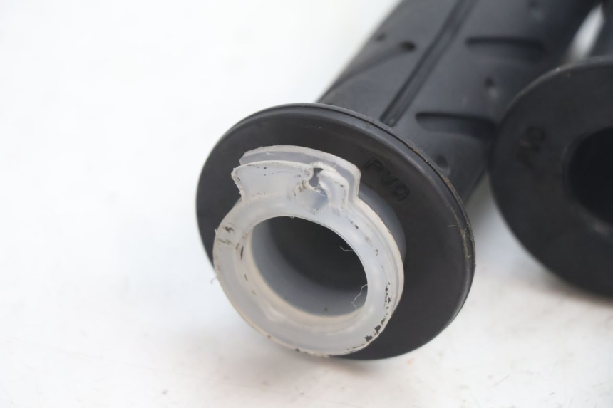 photo de ACCELERATORE KYMCO AGILITY PREMIUM 50 (2007 - 2010) - Zoom sullo stato d'uso