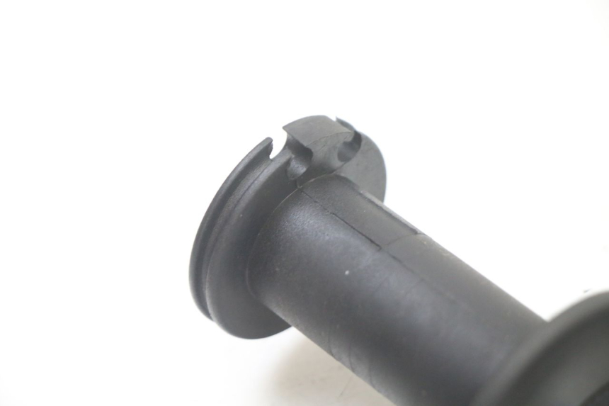 photo de MANOPOLE DELL'ACCELERATORE APRILIA ATLANTIC 125 (2003 - 2009) - Altra angolazione