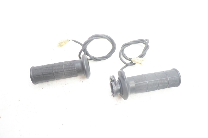 photo de ACCELERATORE SUZUKI BURGMAN EXECUTIVE ABS 650 (2006 - 2012) - Zoom sullo stato d'uso