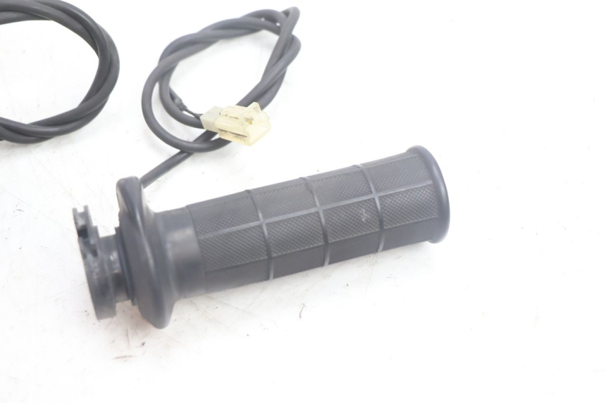 photo de ACCELERATORE SUZUKI BURGMAN EXECUTIVE ABS 650 (2006 - 2012) - Altra angolazione