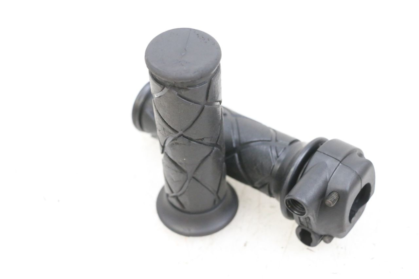 photo de MANOPOLE DELL'ACCELERATORE YAMAHA BW'S EASY 50 (2013 - 2016) - Vista principale