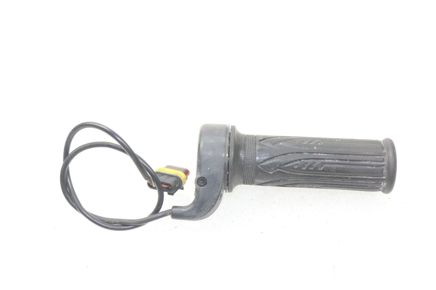 photo de Manopola dell'acceleratore ERIDER CARGO 1 (2009 - 2018) - Zoom sullo stato d'uso