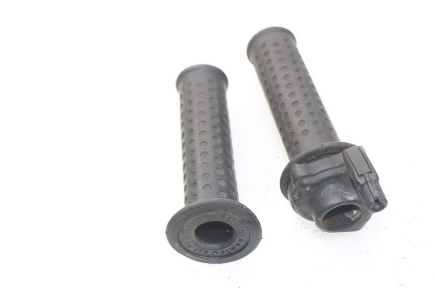 photo de Manopola dell'acceleratore PIAGGIO CARNABY 125 (2007 - 2011) - Dettaglio del componente