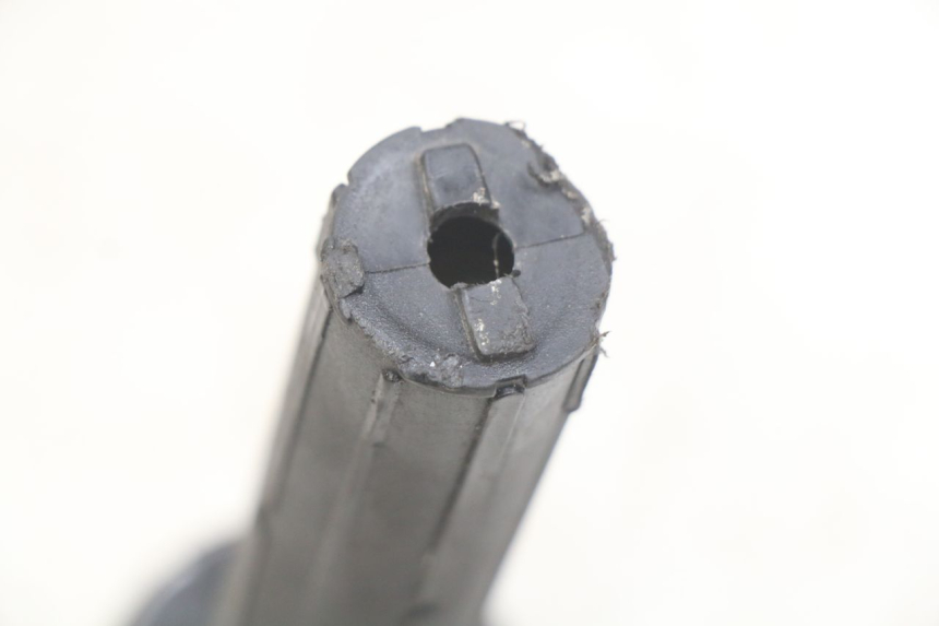 photo de MANOPOLE DELL'ACCELERATORE TGB CITY 2 50 (2009 - 2013) - Zoom sullo stato d'uso