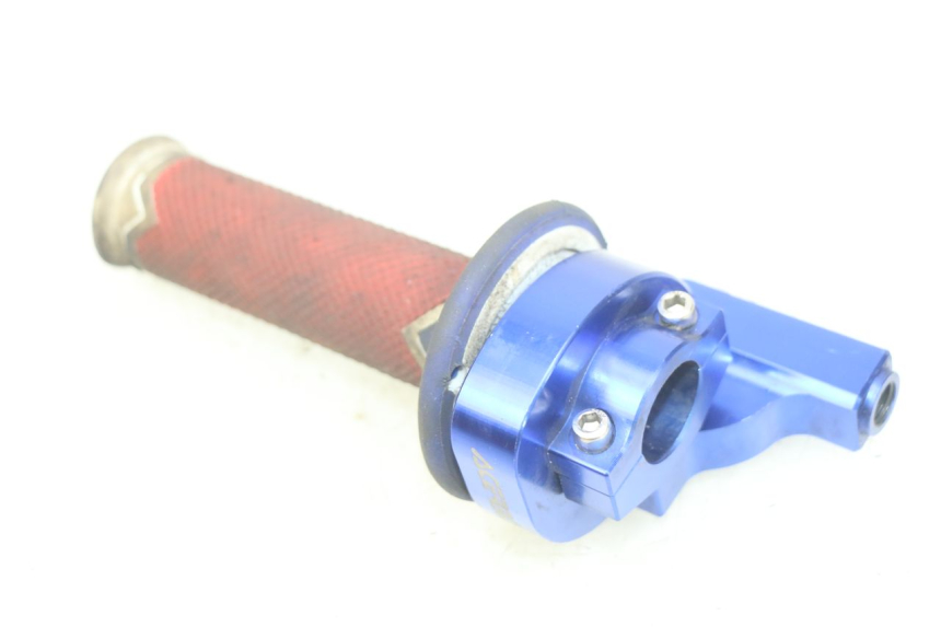 photo de MANOPOLE DELL'ACCELERATORE HONDA CR 125 (1995 - 1997) - Dettagli dei punti di fissaggio