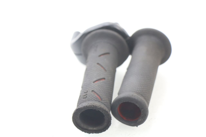 photo de ACCELERATORE HONDA CRF CR-F 450 (2001 - 2005) - Primo piano tecnico