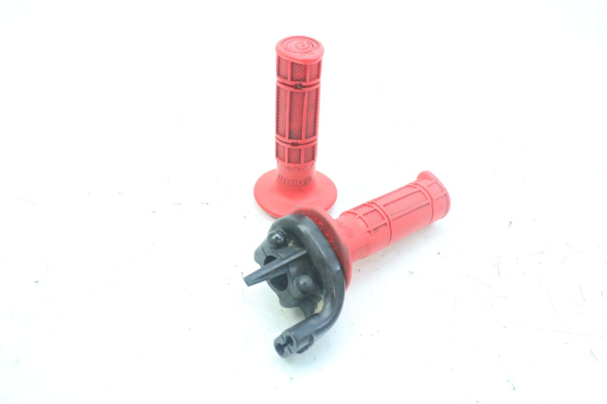 photo de MANOPOLE DELL'ACCELERATORE HONDA CRF 250 (2010 - 2013) - Altra angolazione