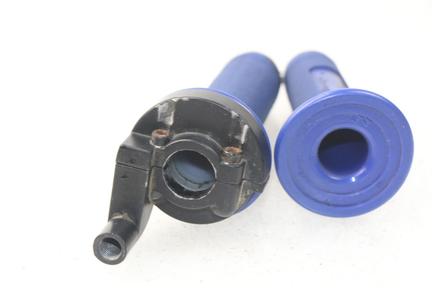 photo de MANOPOLE DELL'ACCELERATORE CCR DIRT BIKE 125 - Zoom sullo stato d'uso