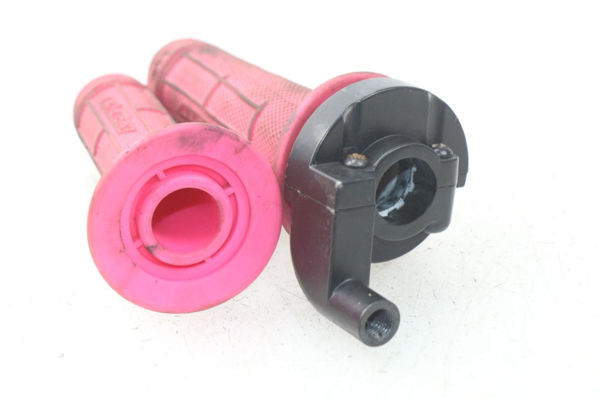 photo de MANOPOLE DELL'ACCELERATORE CCR DIRT BIKE 125 - Zoom sullo stato d'uso