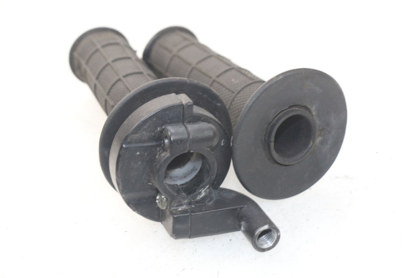 photo de Manopola dell'acceleratore LIFAN DIRTBIKE 50 - Zoom sullo stato d'uso
