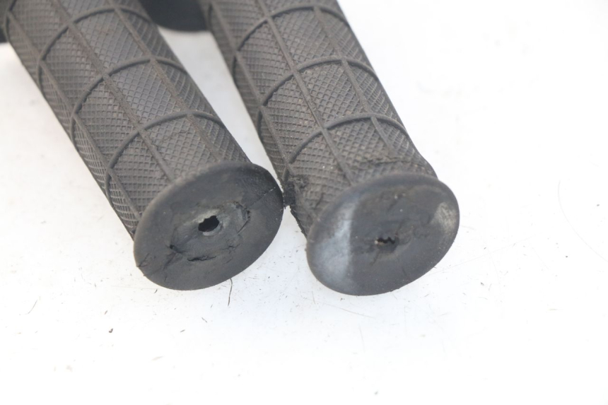 photo de Manopola dell'acceleratore LIFAN DIRTBIKE 50 - Altra angolazione