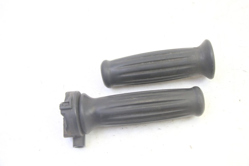 photo de MANOPOLE DELL'ACCELERATORE PEUGEOT DJANGO 4T 50 (2014 - 2019) - Altra angolazione