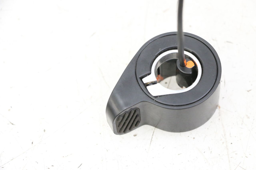 photo de MANIGLIA DELL'ACCELERATORE SEGWAY NINEBOT E2 1 - Zoom sullo stato d'uso