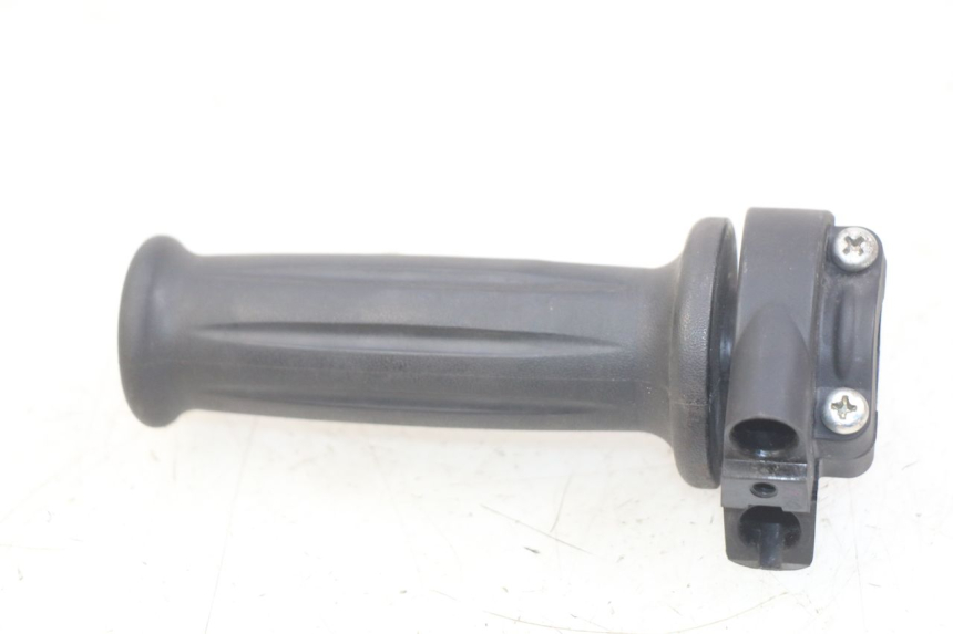 photo de MANOPOLE DELL'ACCELERATORE YAMAHA D'ELIGHT DELIGHT 125 (2017 - 2020) - Zoom sullo stato d'uso