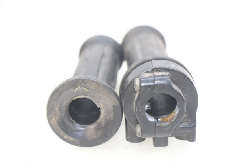 photo de MANOPOLE DELL'ACCELERATORE YAMAHA D'ELIGHT DELIGHT 115 (2013 - 2017) - Zoom sullo stato d'uso