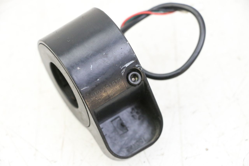 photo de MANIGLIA DELL'ACCELERATORE SEGWAY NINEBOT F40E 1 - Dettaglio del componente