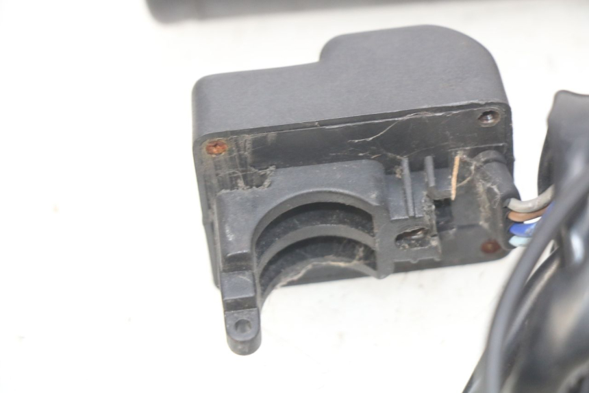 photo de MANOPOLE DELL'ACCELERATORE HONDA FES PANTHEON 2T 125 (1998 - 2002) - Altra angolazione