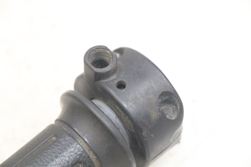 photo de MANOPOLE DELL'ACCELERATORE HONDA FES PANTHEON 2T 125 (1998 - 2002) - Zoom sullo stato d'uso