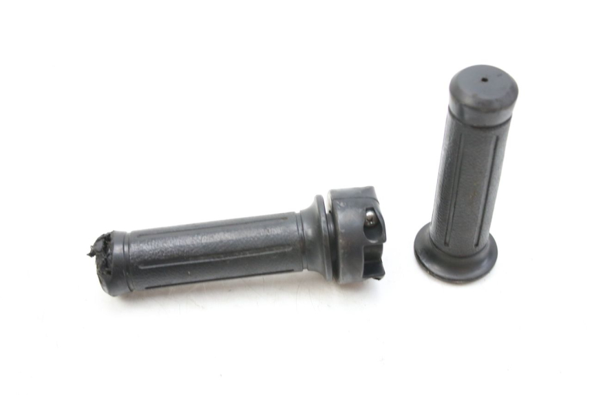 photo de MANOPOLE DELL'ACCELERATORE HONDA FES PANTHEON 125 (2003 - 2007) - Dettaglio del componente