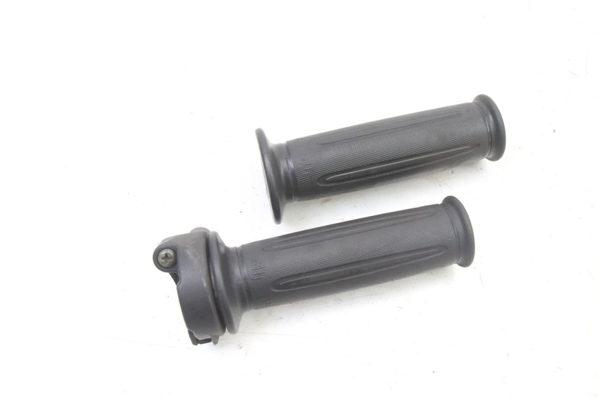 photo de MANOPOLE DELL'ACCELERATORE SYM FIDDLE 3 III 125 (2014 - 2020) - Vista principale