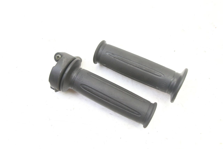 photo de MANOPOLE DELL'ACCELERATORE SYM FIDDLE 3 III 125 (2014 - 2020) - Zoom sullo stato d'uso