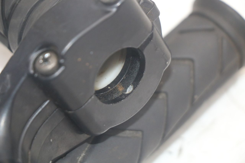 photo de MANOPOLE DELL'ACCELERATORE YAMAHA FJ 3CX 1200 (1986 - 1996) - Primo piano tecnico