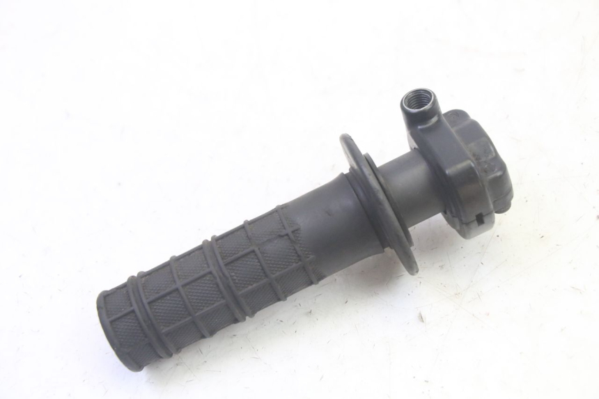 photo de MANOPOLE DELL'ACCELERATORE PIAGGIO FLY 4T 50 (2013 - 2017) - Altra angolazione