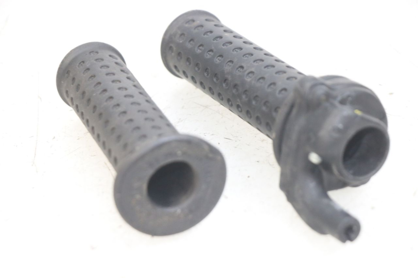 photo de MANOPOLE DELL'ACCELERATORE PIAGGIO FLY 125 (2005 - 2012) - Dettaglio del componente