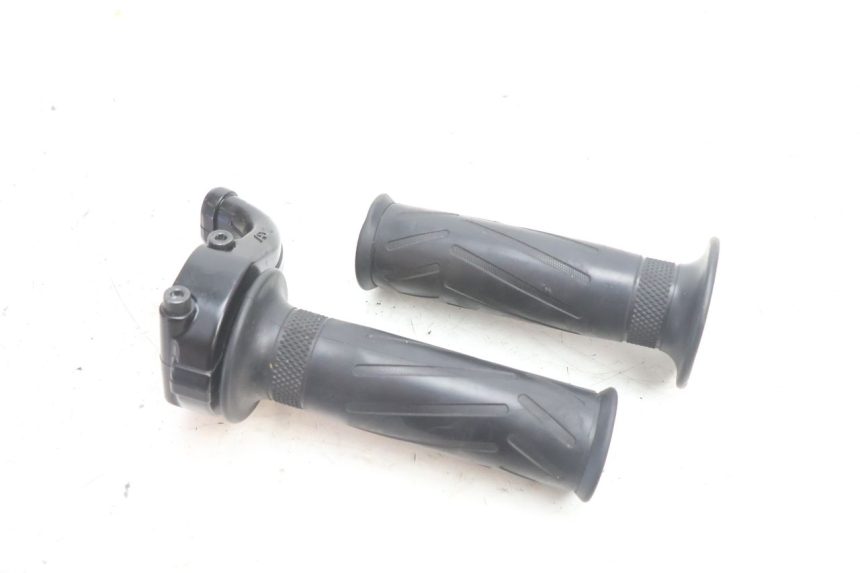 photo de ACCELERATORE YAMAHA FZ8 800 (2010 - 2016) - Vista principale