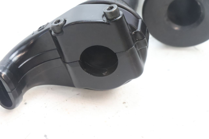 photo de ACCELERATORE YAMAHA FZ8 800 (2010 - 2016) - Zoom sullo stato d'uso