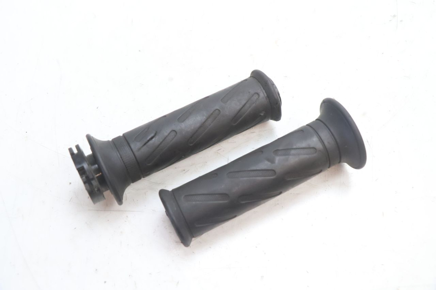 photo de ACCELERATORE SUZUKI GSR 600 (2005 - 2012) - Vista principale