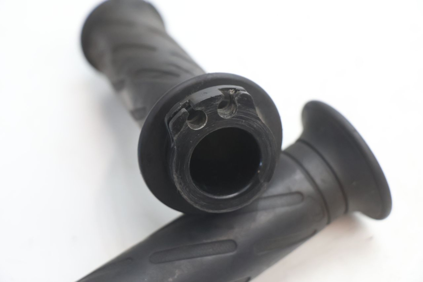 photo de ACCELERATORE SUZUKI GSR 600 (2005 - 2012) - Zoom sullo stato d'uso