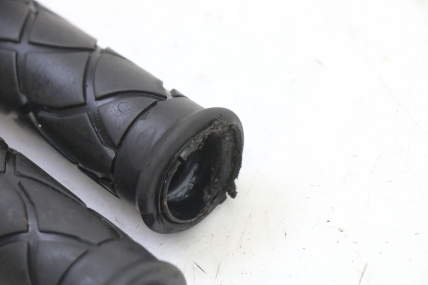 photo de ACCELERATORE YAMAHA JOG R 50 (2004 - 2014) - Altra angolazione