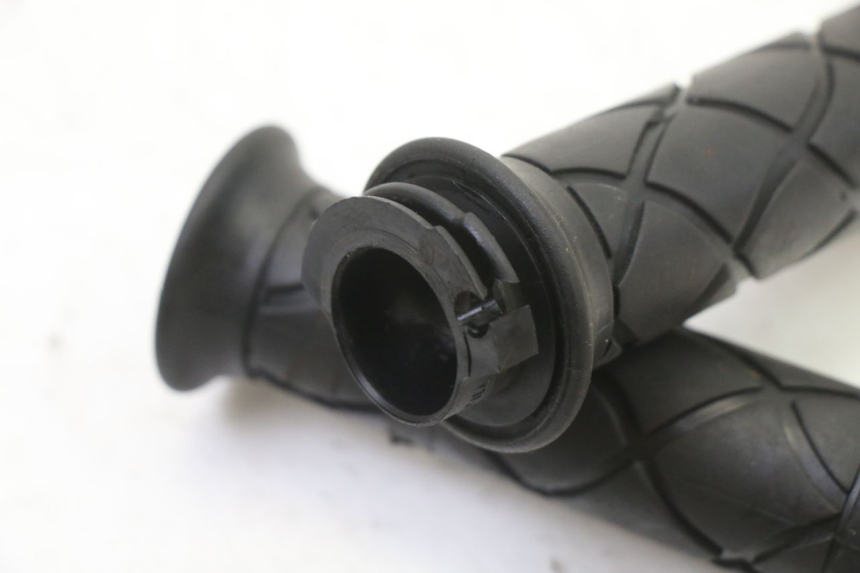 photo de ACCELERATORE YAMAHA JOG R 50 (2004 - 2014) - Primo piano tecnico