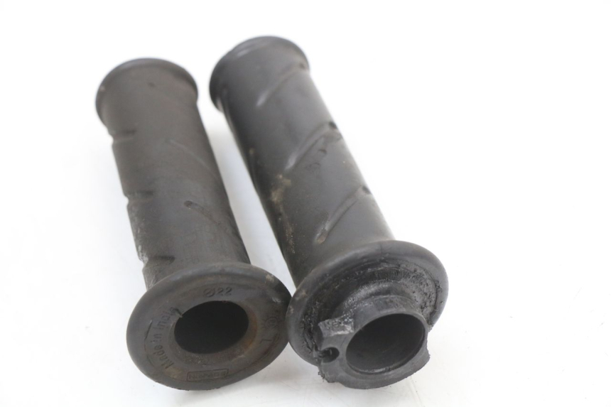 photo de Manopola dell'acceleratore PEUGEOT KISBEE 4T 50 (2018 - 2022) - Altra angolazione